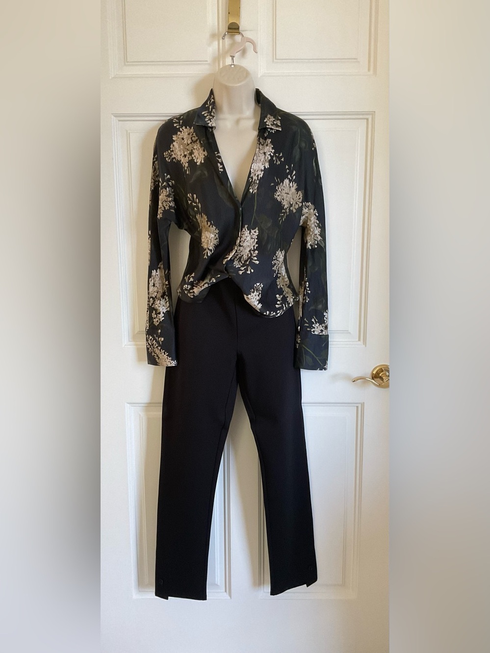 Ecru Fremont button fold women’s size small black dress pants